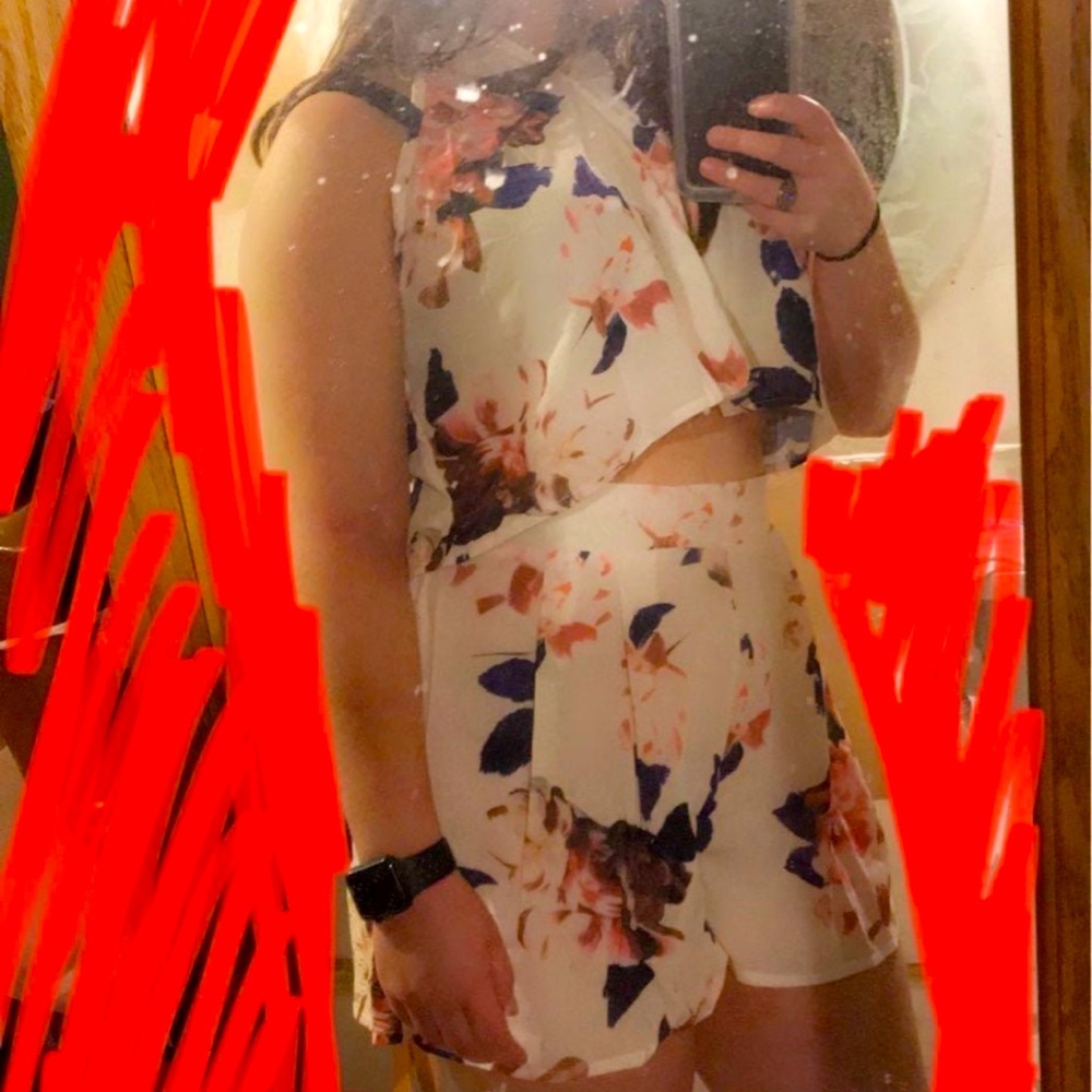 White floral 2 piece outfit